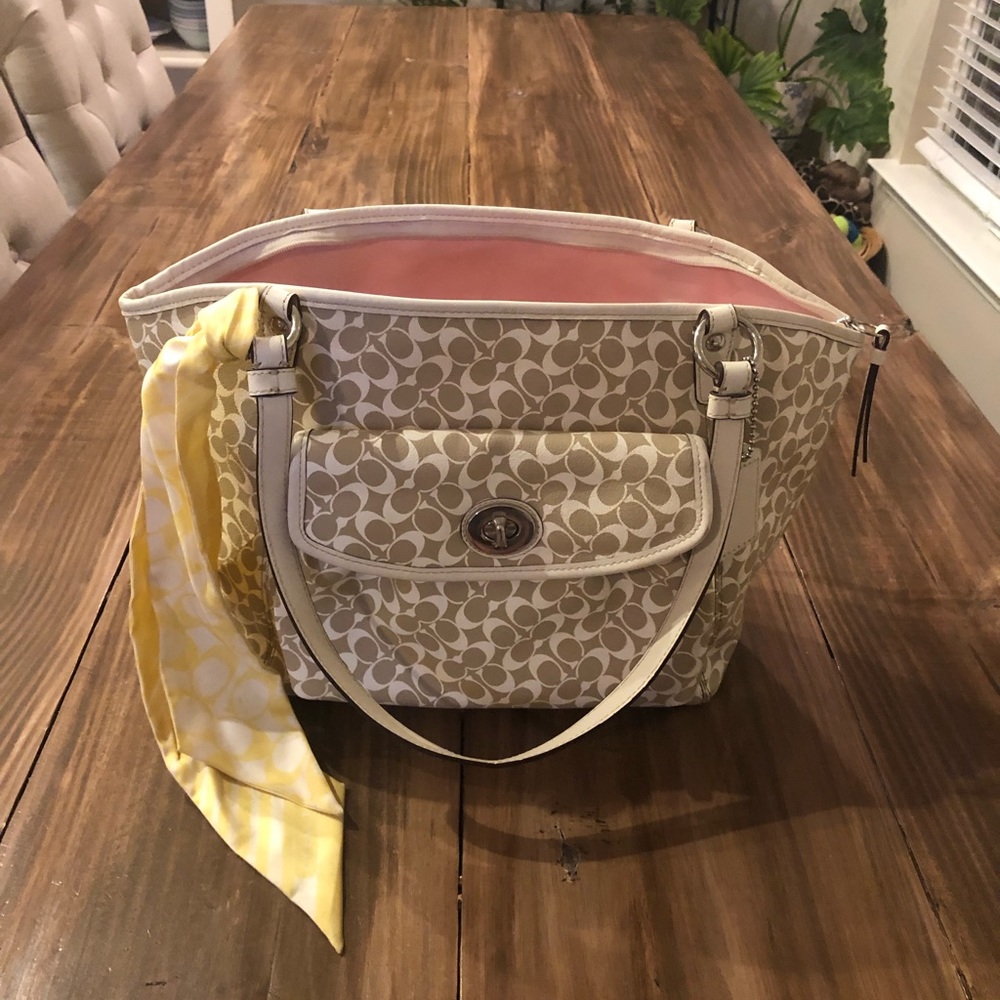 Coach Chelsea Leah Tote